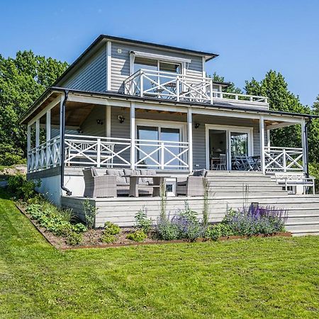 Exclusive Tranquil Villa By The Sea, Boat Available Drottningskar Экстерьер фото