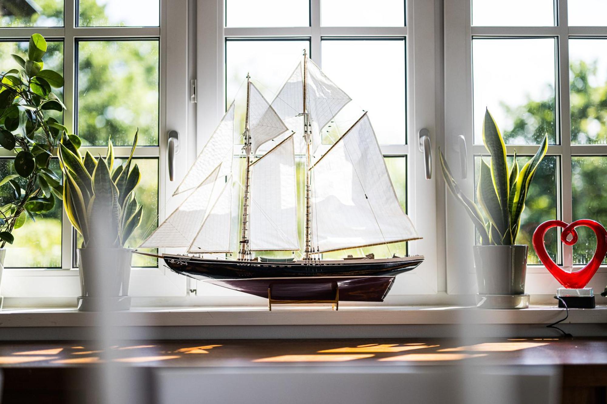 Exclusive Tranquil Villa By The Sea, Boat Available Drottningskar Экстерьер фото