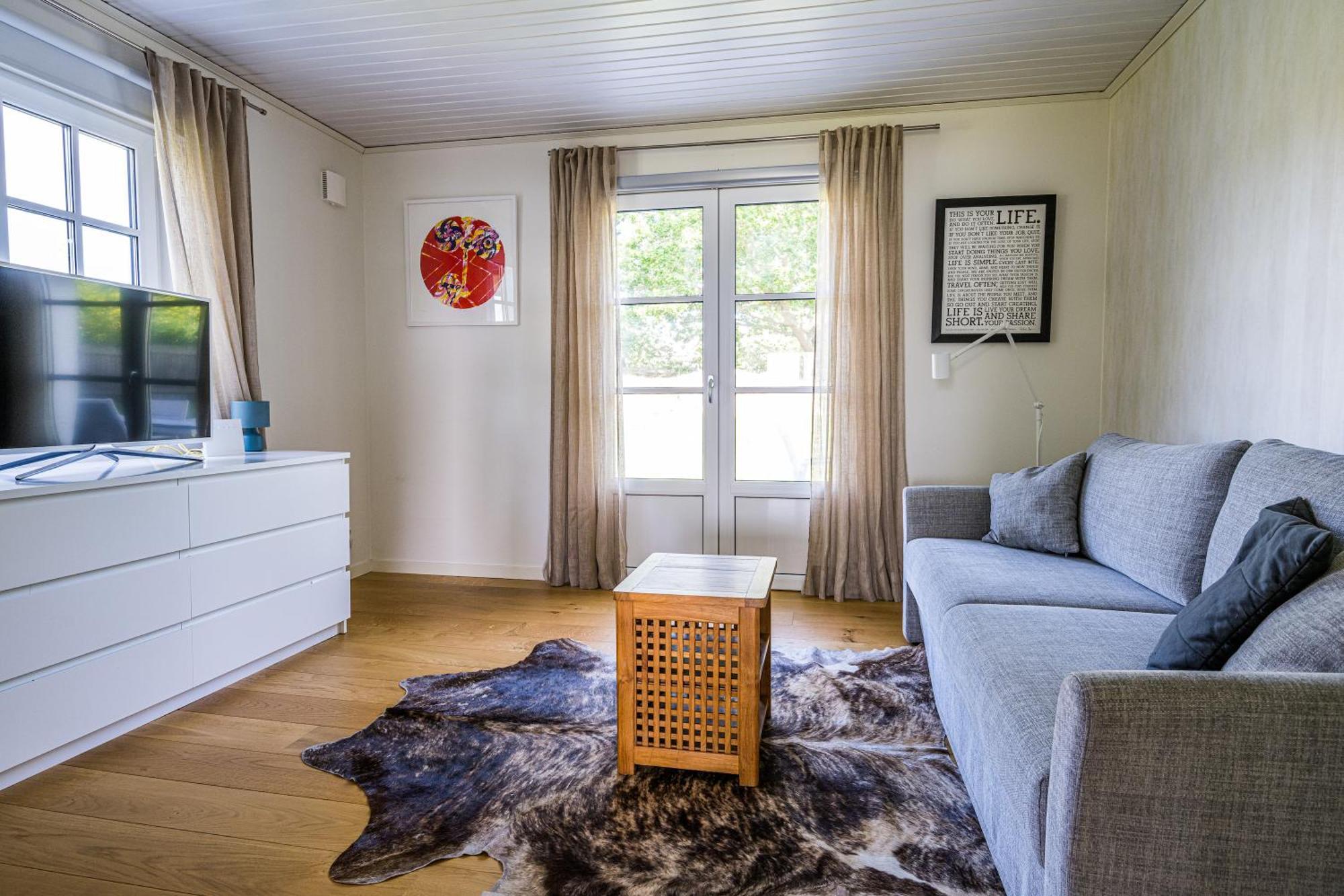 Exclusive Tranquil Villa By The Sea, Boat Available Drottningskar Экстерьер фото